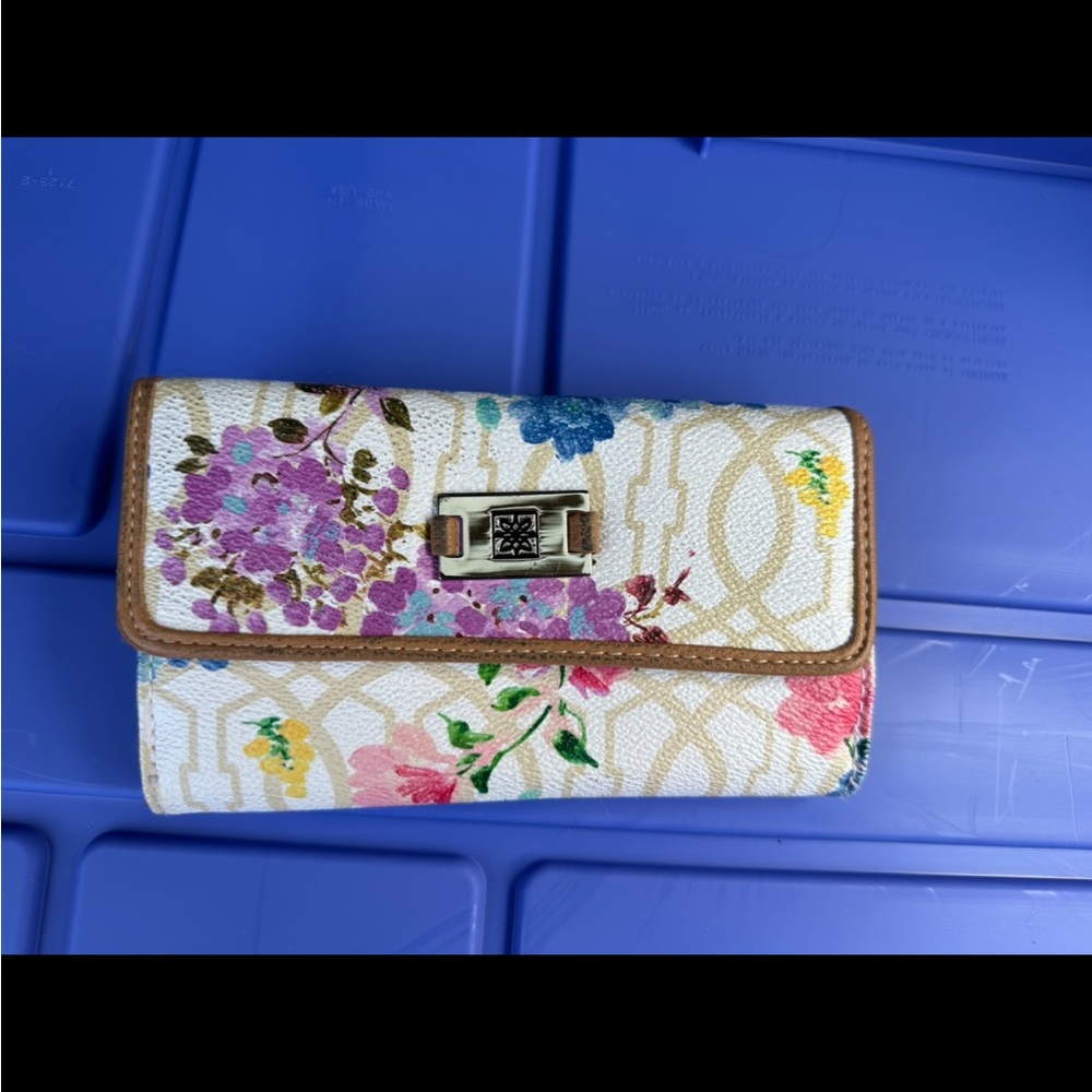 Time and Tru Women's Jacquard Flap Floral Wallet LIKE NEW